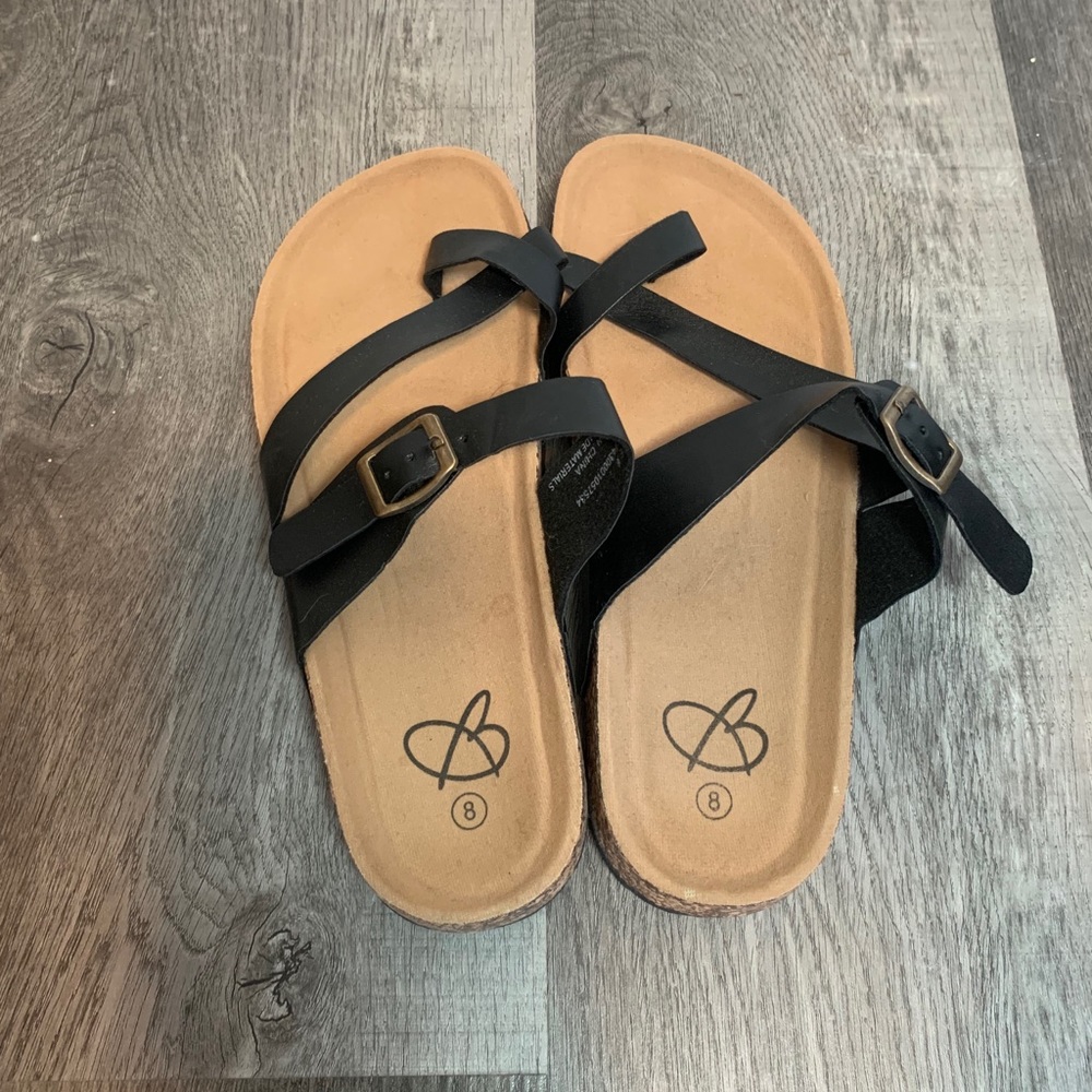 Black Strap Sandle with Toe Loop